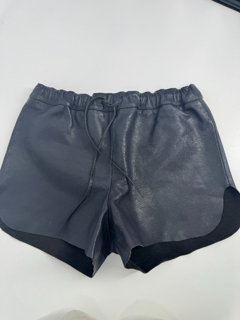 Ganni Navy Blue Leather Pull On Shorts Unfinished Hem Casual Mid Rise Size S - Picture 2 of 8